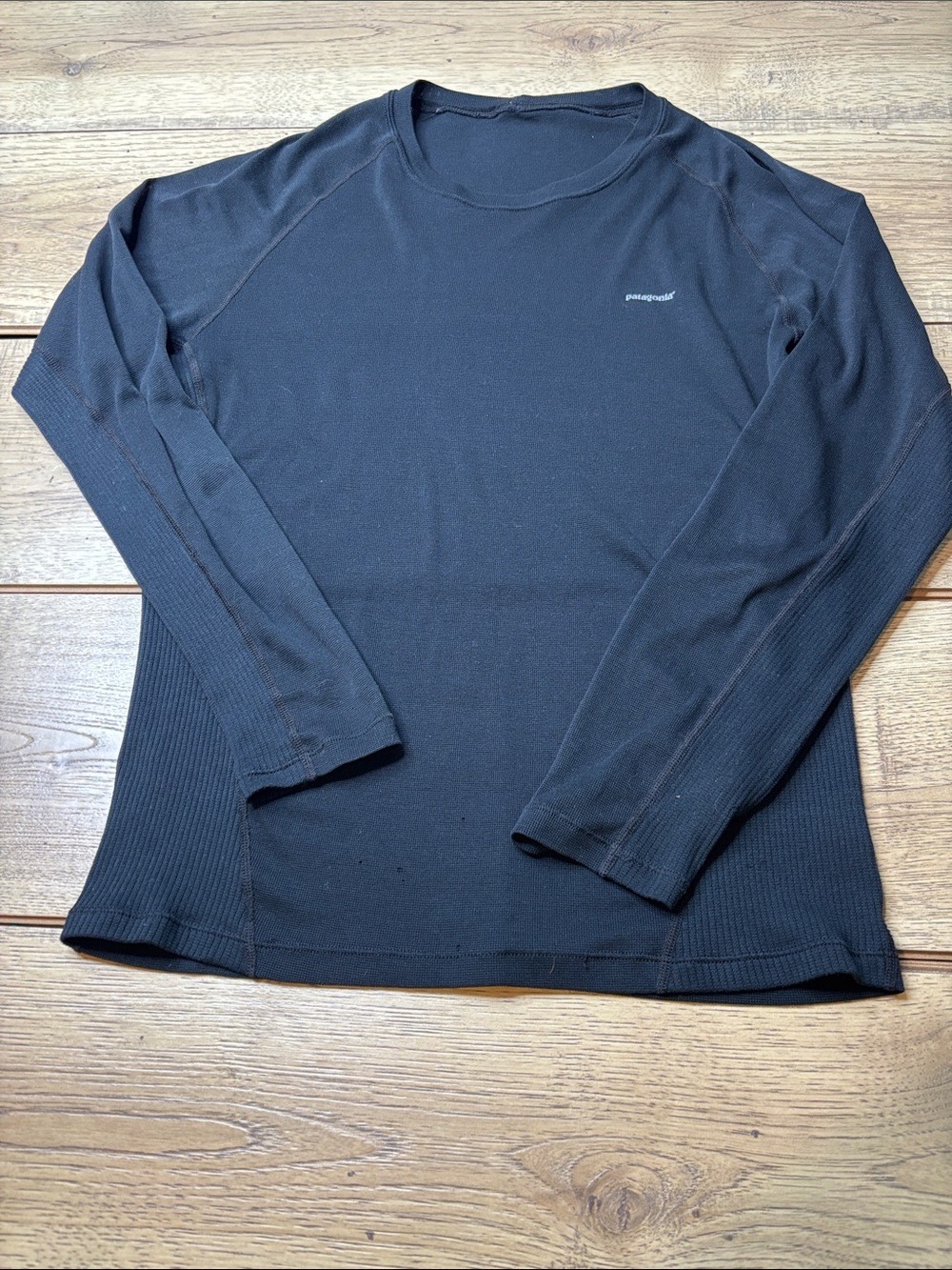 Patagonia Men’s Long-Sleeve Crew Neck Capilene Baselayer Shirt Size Small